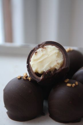 Cream cheese truffle with milk and dark chocolate