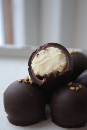 Cream cheese truffle with milk and dark chocolate